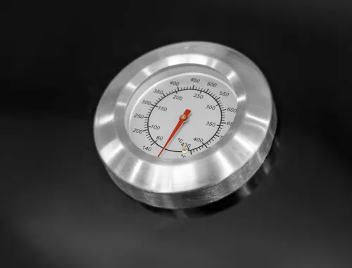 Термометр на крышке гриля