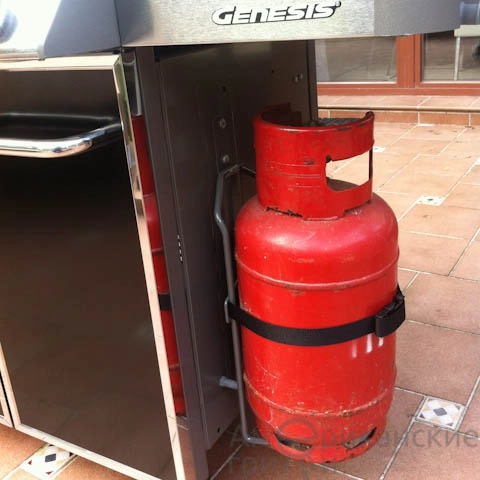 Крепление газовых баллонов к грилям Weber Genesis
