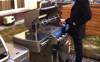 Газовые грили Weber Genesis E-330 и Weber Summit E-470, Москва, 2014