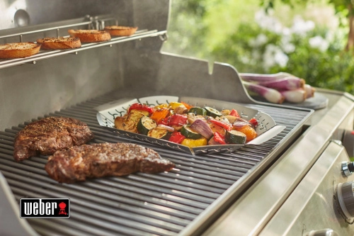 Овальный перфорированный противень для жарки Weber Premium 37 x 26 см
