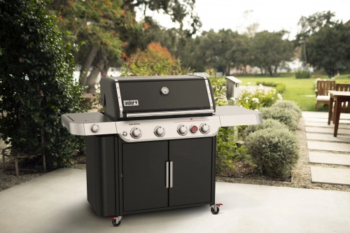 Газовый гриль Weber Genesis E-435 черный