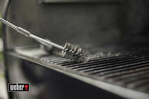 Очистка Weber SmokeFire EX6 GBS не отличается от других грилей Weber