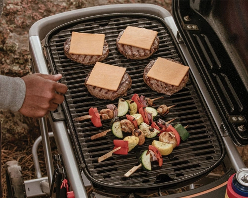 Weber Traveler - большой гриль в маленьком корпусе