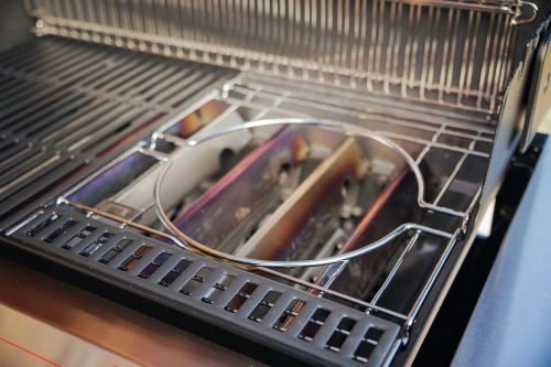 Газовый гриль Weber Genesis E-435 черный