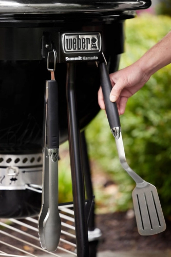 Хранение инструментов. Угольный гриль Weber Summit® Kamado E6.