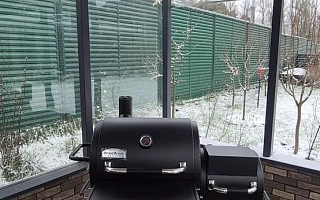Угольная гриль-коптильня Broil King Regal Offset 400. Московская область, 2025 год