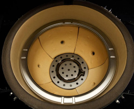 Автоматический розжиг угля Система AFS - Automatic Firestarter - разжигает уголь одним нажатием кнопки. Вентилятор с цифровым управлением позволяет поддерживать температуру от 100 до 370 градусов.  