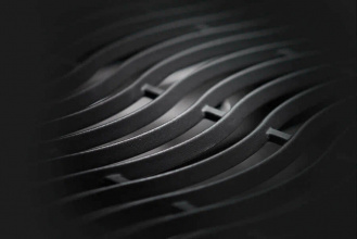 Чугунная двухсекционная решетка Покрыта фарфоровой эмалью. Запечатывает стейк, оставляя характерный рисунок  