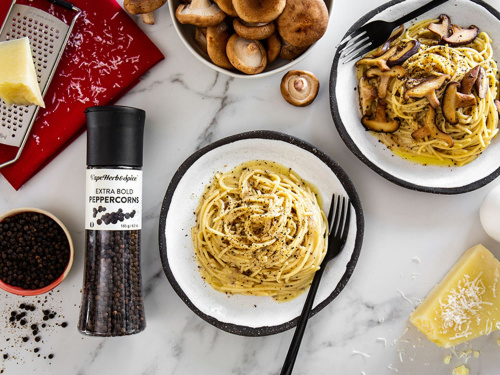 Черный перец Cape Herb & Spice Extra Bold Peppercorns