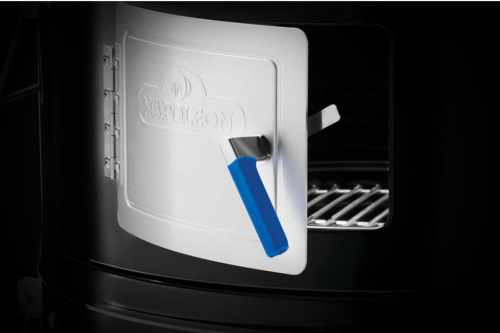 Дверцы для быстрого доступа к решетке, углю и щепе