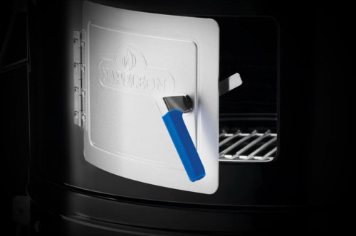 Дверцы для быстрого доступа к решетке, углю и щепе