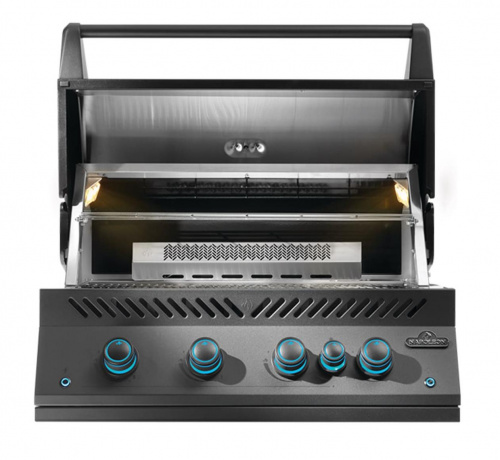 2 галогенные лампы над решеткой гриля