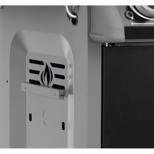 Тумба крепится к стенке гриля с помощью специальных вкладышей