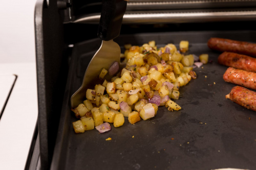 Лопатка-скребок для противней и сковород Broil King