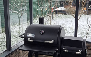 Угольная гриль-коптильня Broil King Regal Offset 400. Московская область, 2025 год